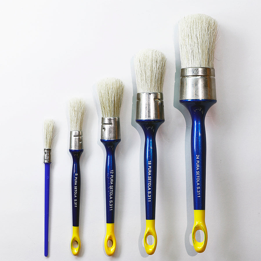Round Bridled Brush