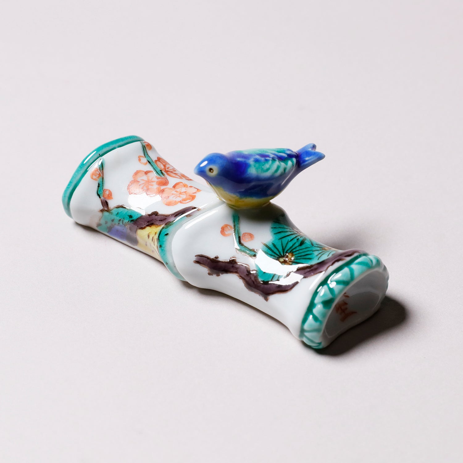 九谷美陶園 色絵松竹梅文様筆置 – PIGMENT TOKYO